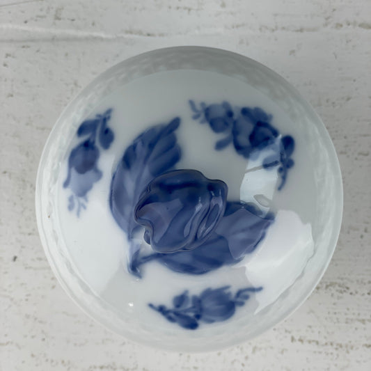 Royal Copenhagen blå blomst sukkerskål - Frk. Rose